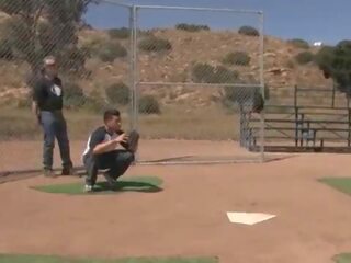 Un béisbol equipo completo de zorras usos su órganos a distract la opponent