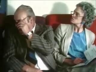 Stewardesses बकवास और चूसना में sky foxes 1986 - हिस्सा ii | xhamster