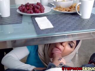 Tettona mia khalifa è cumming per cena con suo matrigna | youporn