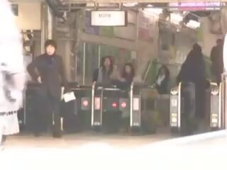 도쿄 기차 소녀