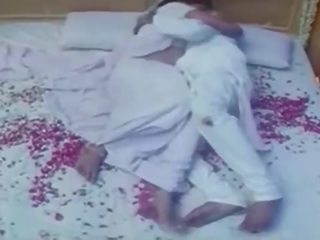Stor unge par første natt romantikk siste vids - youtube