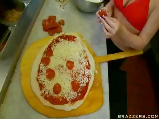 Poesje backed pizza
