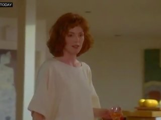 Julianne Moore - movs Her Ginger Bush - Short Cuts (1993)